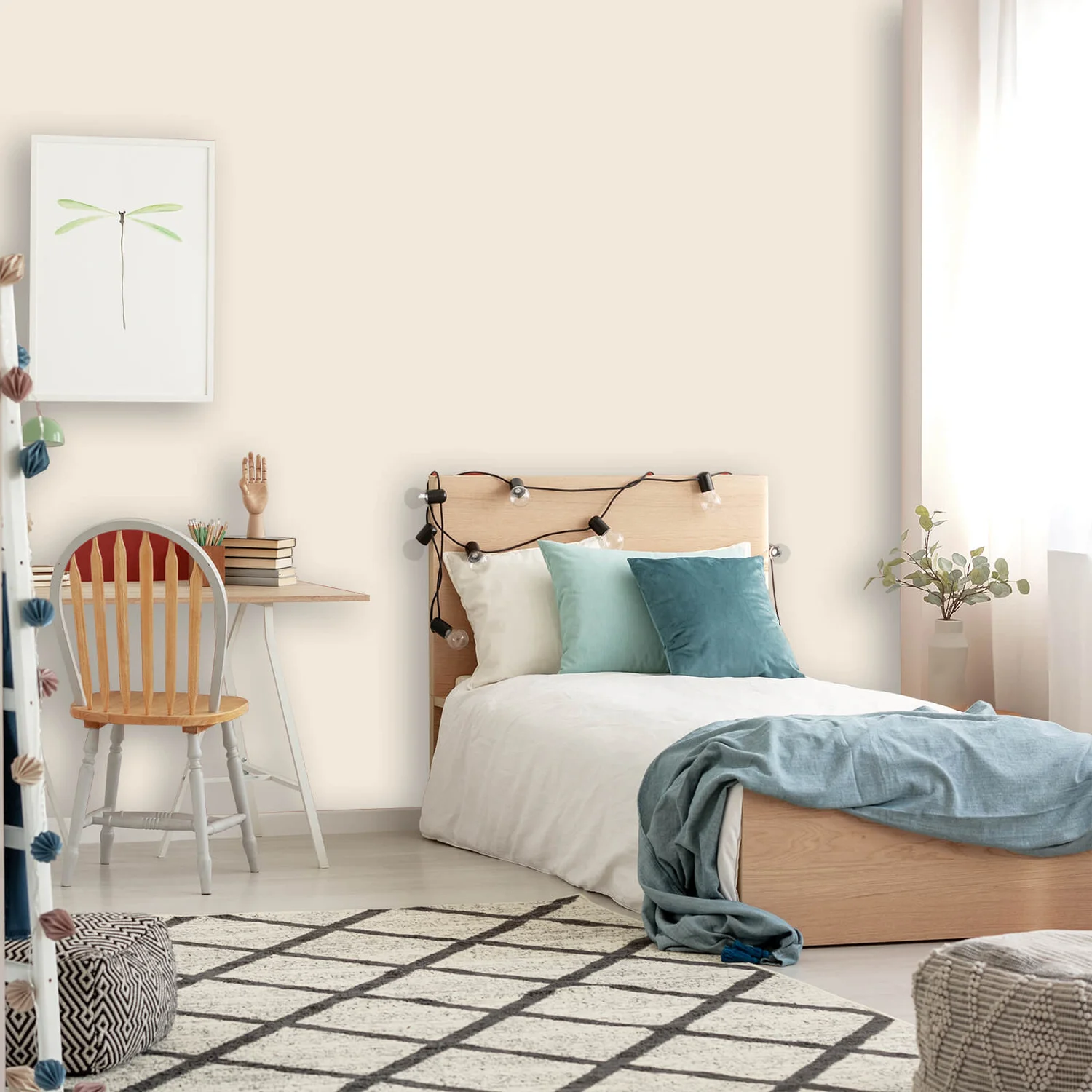 Homebase Interior Quick Dry Satin Paint Opal Cream - 750ml 4 Homebase Interior Quick Dry Satin Paint Opal Cream - 750ml - Image 4