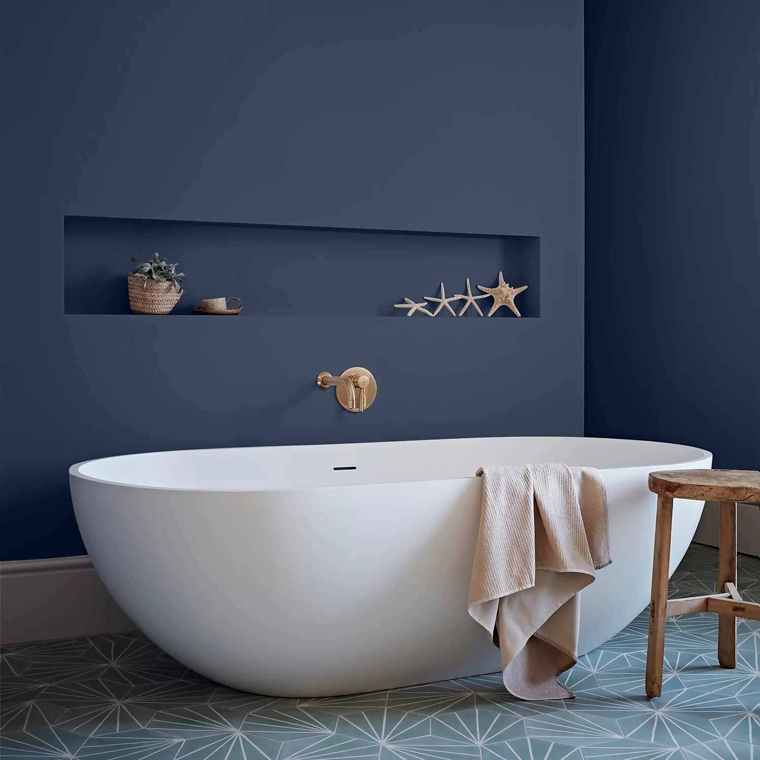 Crown Easyclean Bathroom Paint Midnight Navy - 40ml 2 Crown Easyclean Bathroom Paint Midnight Navy - 40ml - Image 2