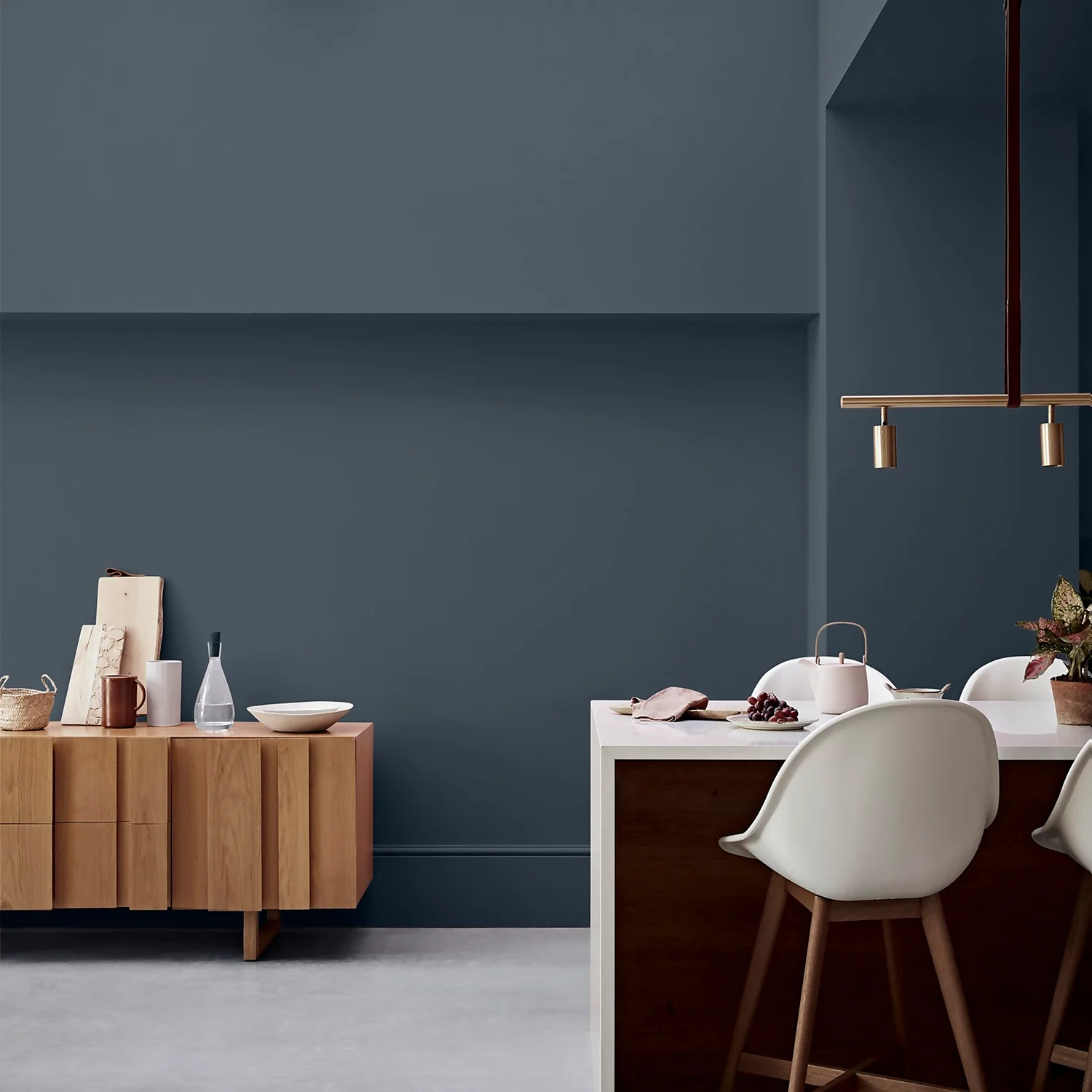 Crown Easyclean®Greaseguard+ Kitchen Matt Washable Multi Surface Paint Aftershow® - 2.5L 2 Crown Easyclean®Greaseguard+ Kitchen Matt Washable Multi Surface Paint Aftershow® - 2.5L - Image 2