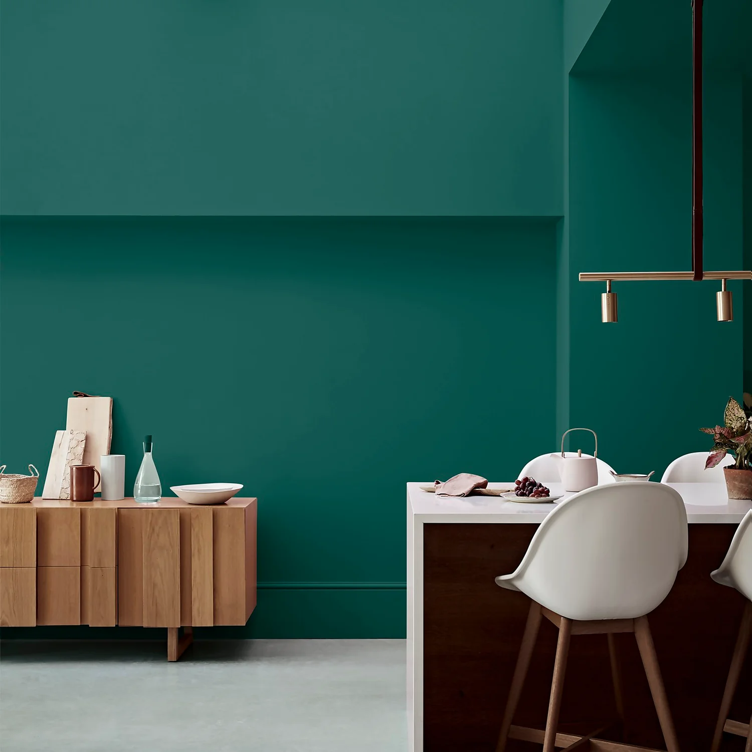 Crown Easyclean®Greaseguard+ Kitchen Matt Washable Multi Surface Paint Emerald Vision® - 2.5L 2 Crown Easyclean®Greaseguard+ Kitchen Matt Washable Multi Surface Paint Emerald Vision® - 2.5L - Image 2