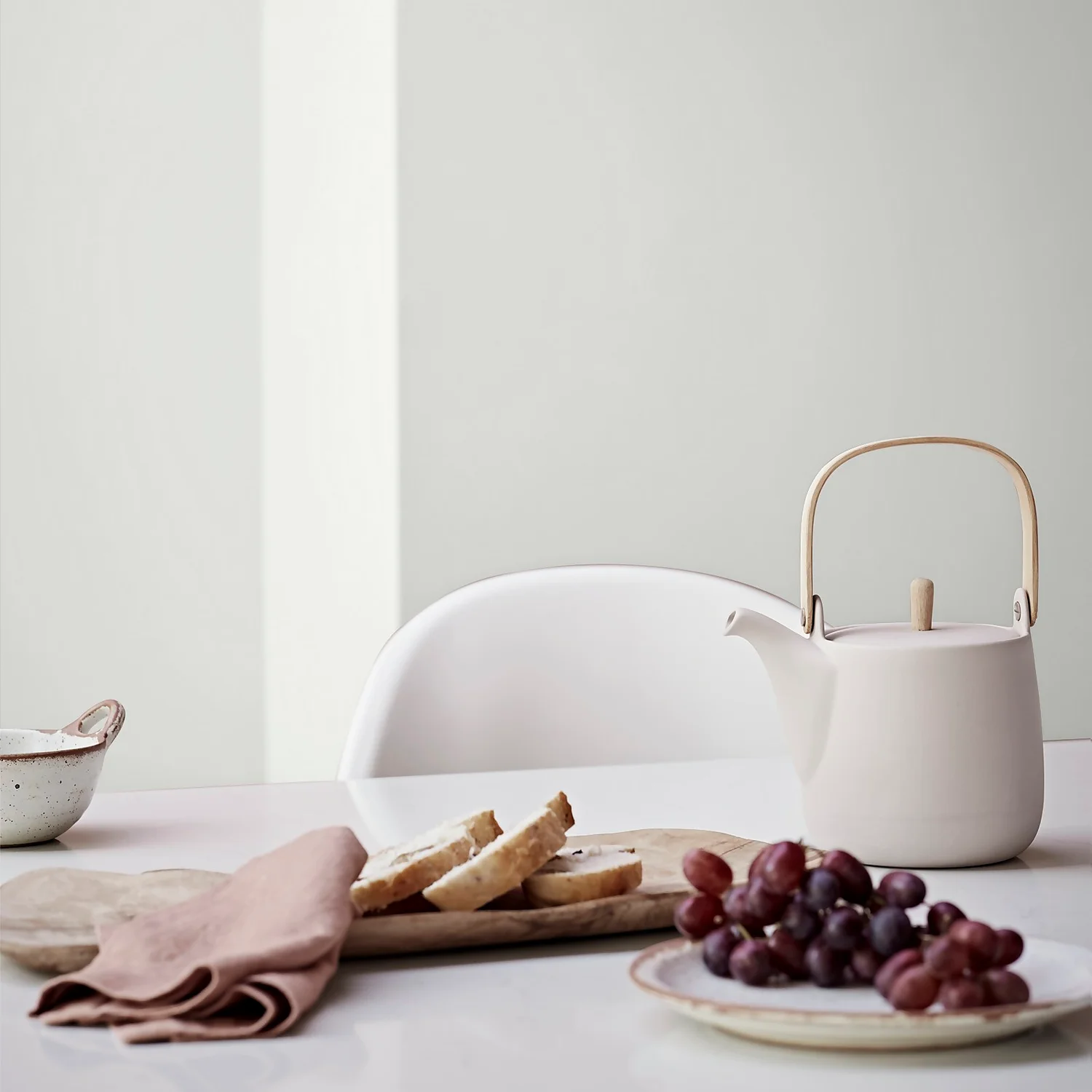 Crown Easyclean®Greaseguard+ Kitchen Matt Washable Multi Surface Paint Sugar Bowl® - 2.5L 2 Crown Easyclean®Greaseguard+ Kitchen Matt Washable Multi Surface Paint Sugar Bowl® - 2.5L - Image 2