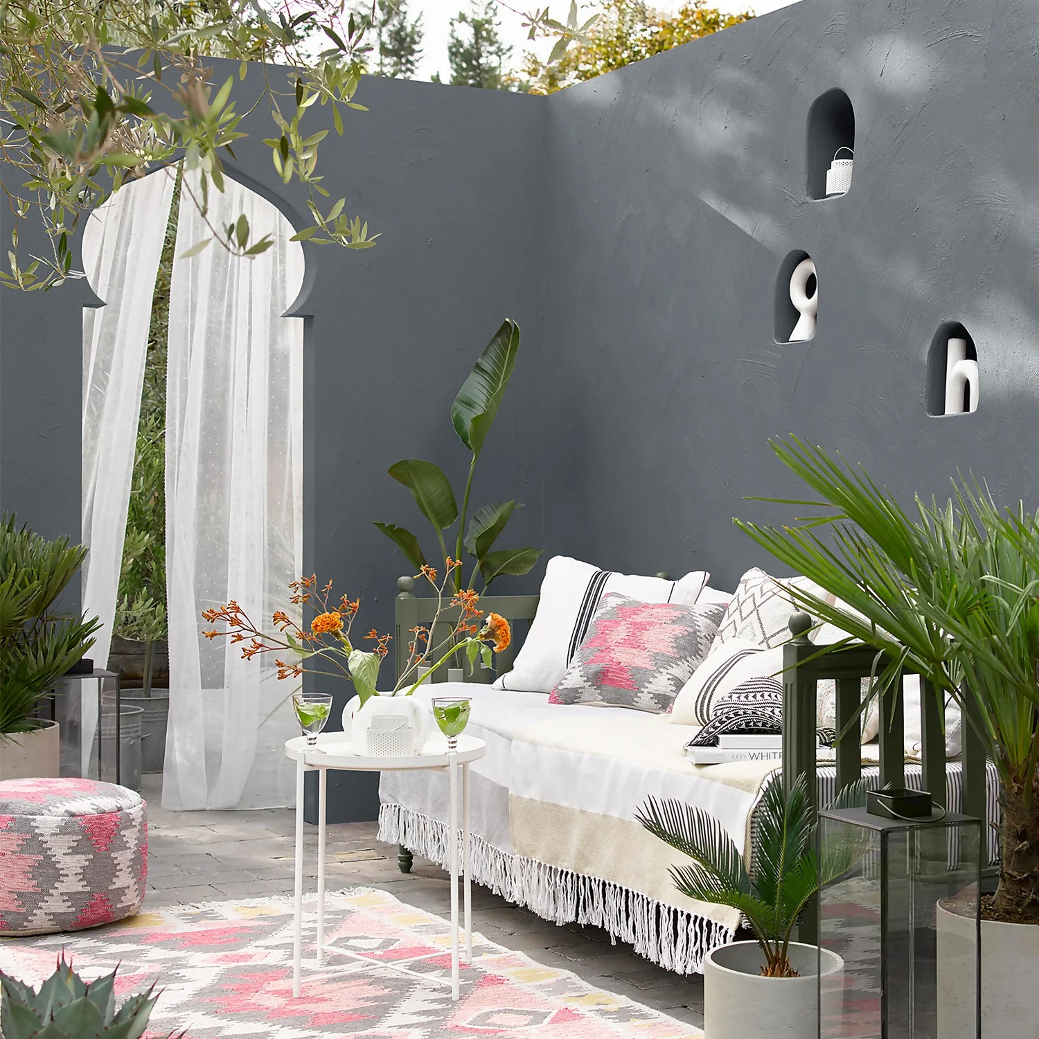 Sandtex® Ultra Smooth Masonry Paint Slate Grey - 10L 3 Sandtex® Ultra Smooth Masonry Paint Slate Grey - 10L - Image 3