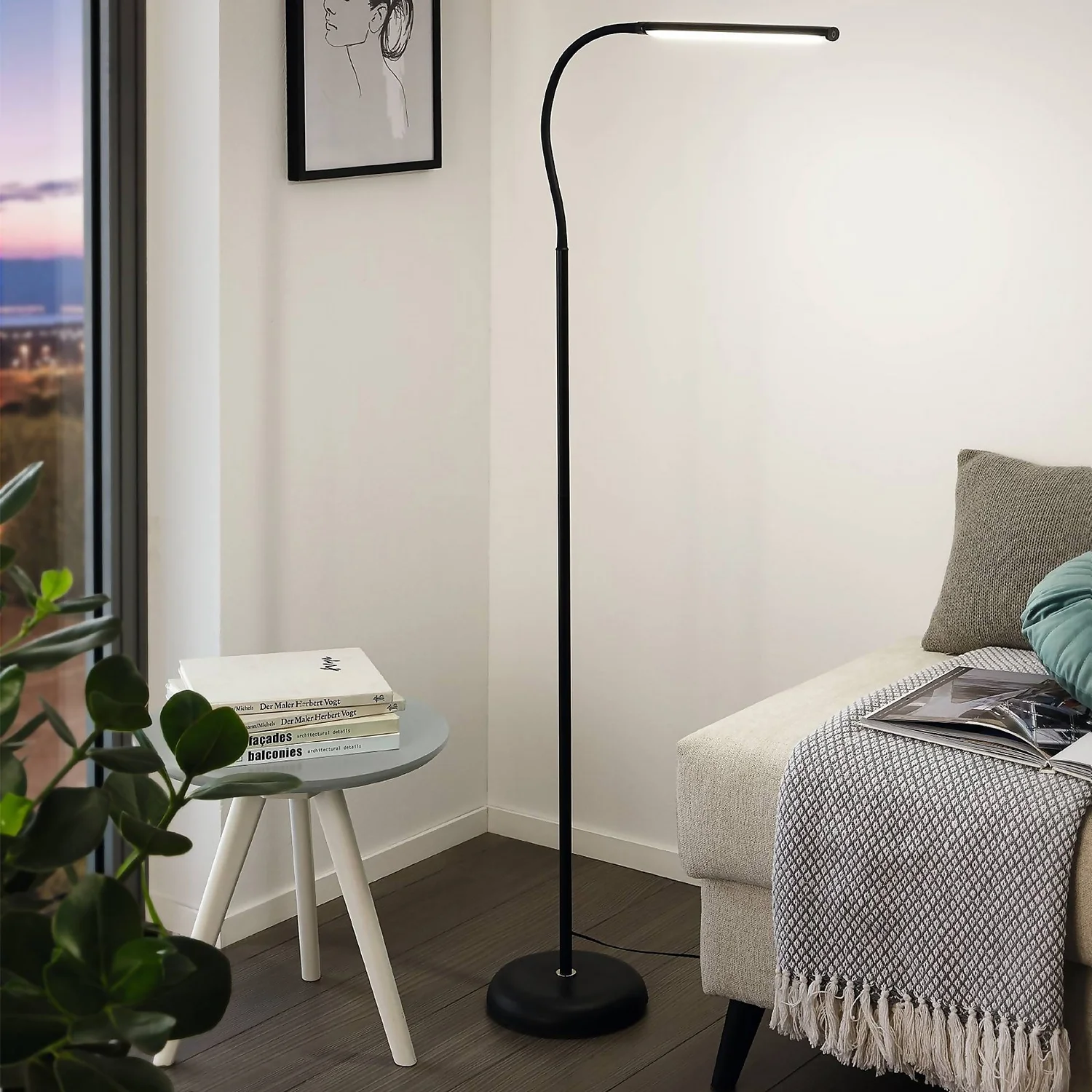 EGLO Laroa Slim Black Floor Lamp 1 EGLO Laroa Slim Black Floor Lamp