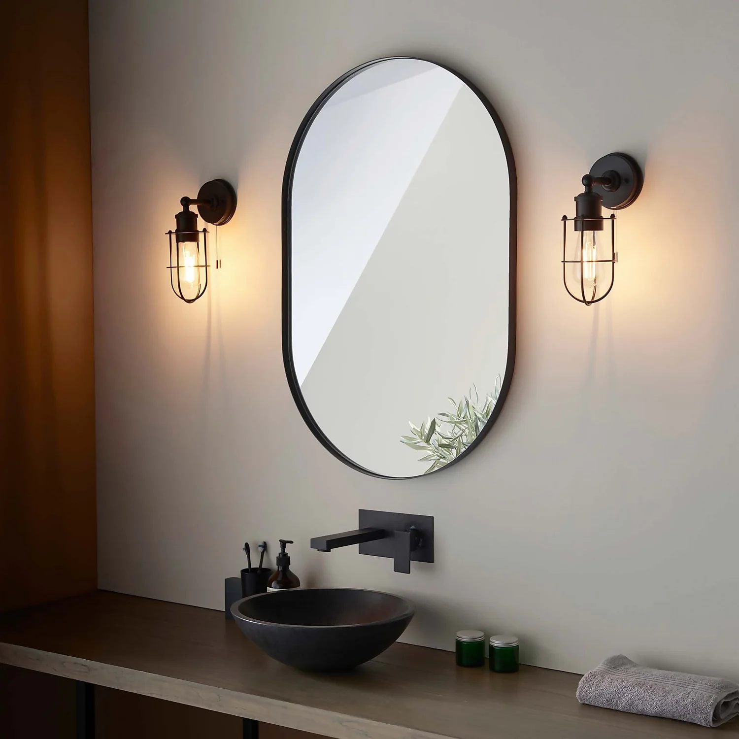 Portmore Bathroom Wall Light - Black 4 Portmore Bathroom Wall Light - Black - Image 4