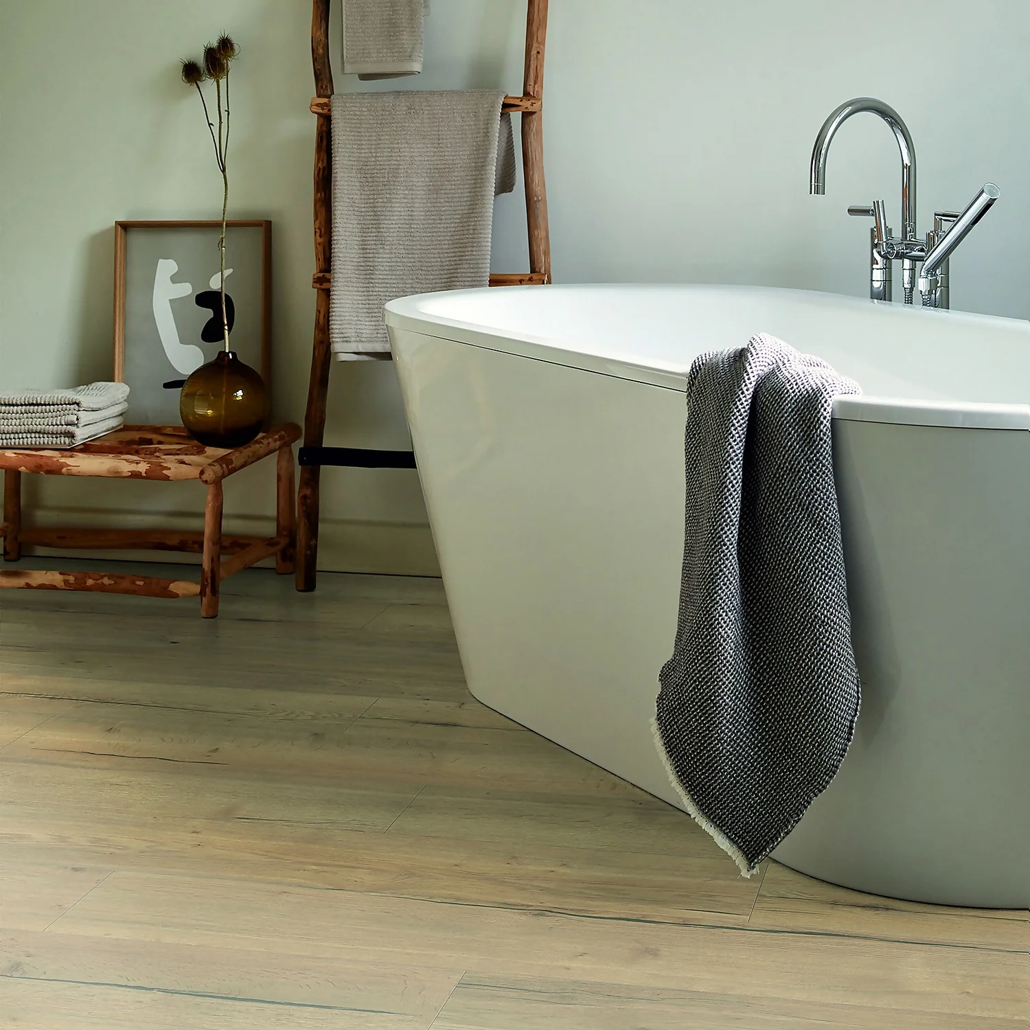 EGGER HOME Natural Creston Oak 8mm Aqua+ Laminate Flooring 1 EGGER HOME Natural Creston Oak 8mm Aqua+ Laminate Flooring
